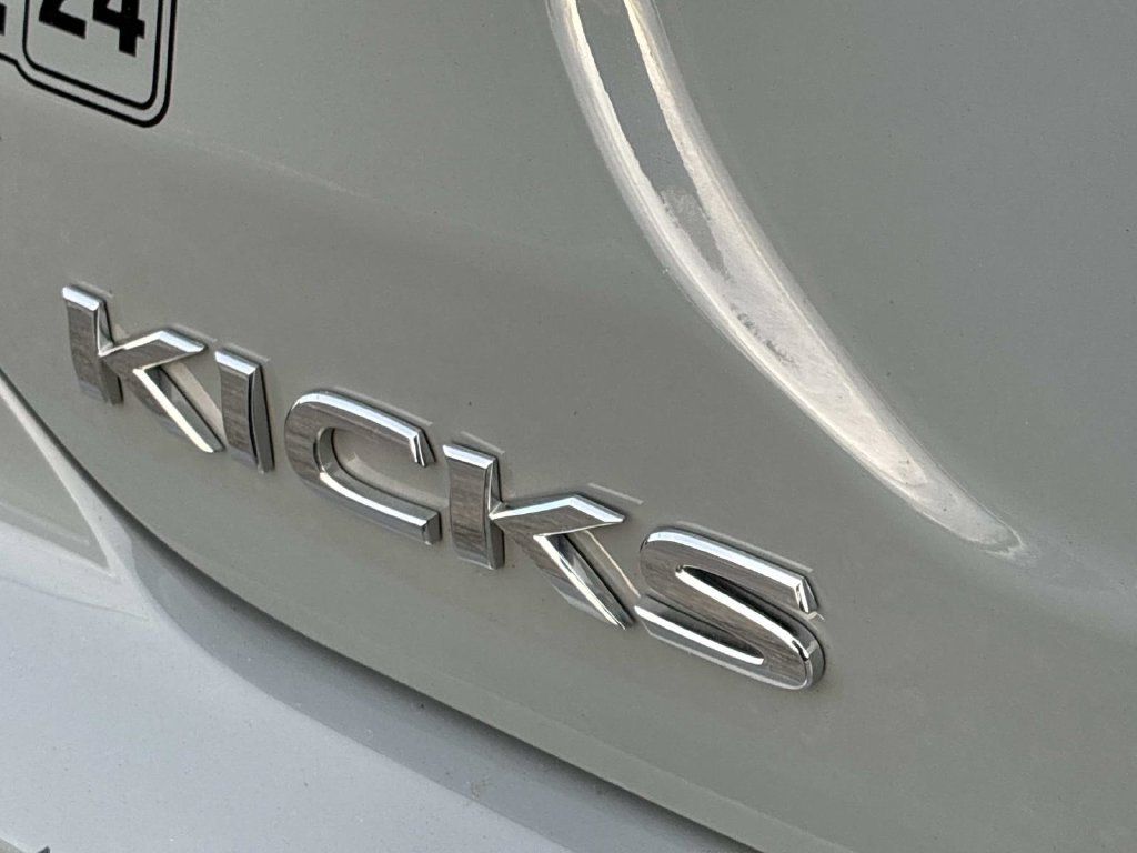 Certified 2024 Nissan Kicks SR w/ SR Premium Package FWD image 13
