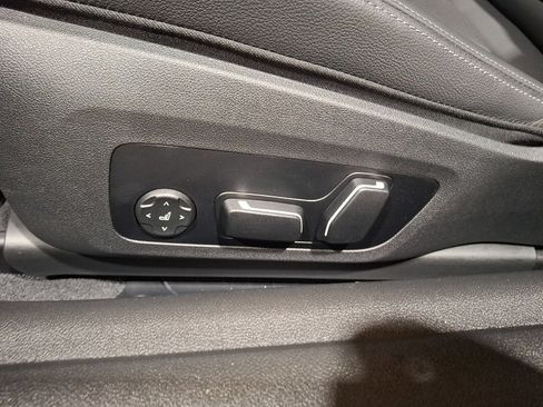 Used 2025 BMW 430i xDrive Coupe w/ Premium Package image 10