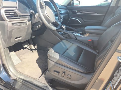 Used 2024 Kia Telluride S w/ S Sunroof Package image 9