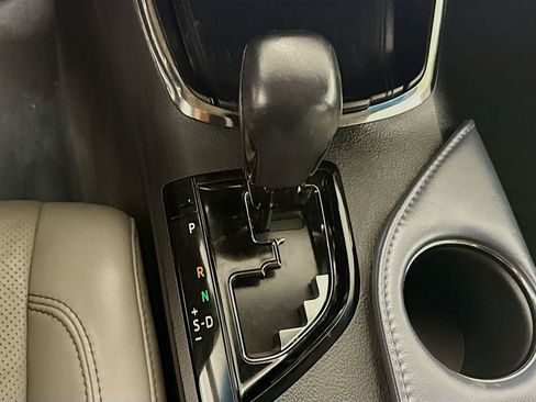 Used 2013 Toyota Avalon Limited image 17