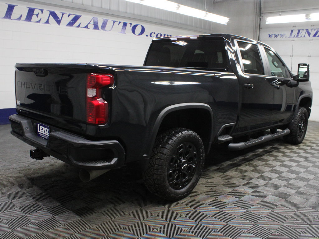 Used 2022 Chevrolet Silverado 2500 LT w/ Midnight Edition AWD/4WD image 6