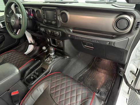 Used 2020 Jeep Wrangler Sport AWD/4WD image 9