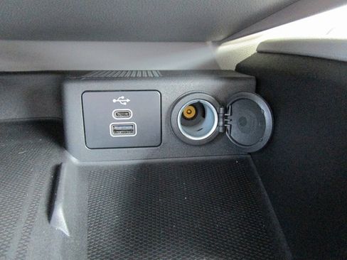 New 2024 Ford Escape SE w/ PHEV Premium Package image 40