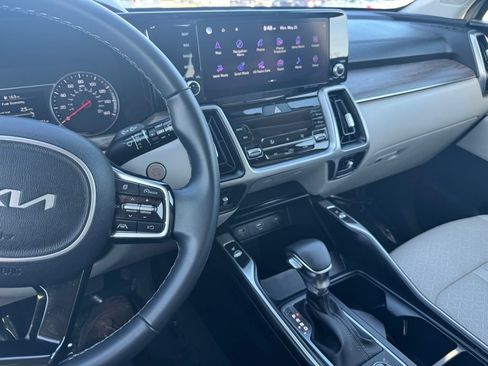 Used 2022 Kia Sorento S AWD/4WD image 11