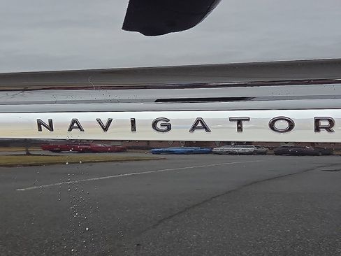 New 2025 Lincoln Navigator Reserve image 8
