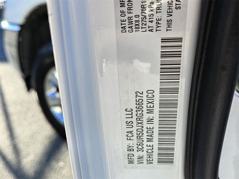 Used 2024 RAM 2500 Big Horn image 16