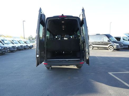 Used 2023 Mercedes-Benz Sprinter 2500 image 7