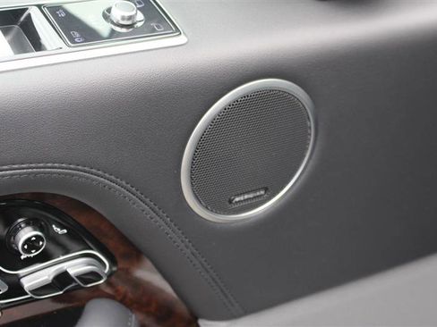 Used 2020 Land Rover Range Rover HSE image 14