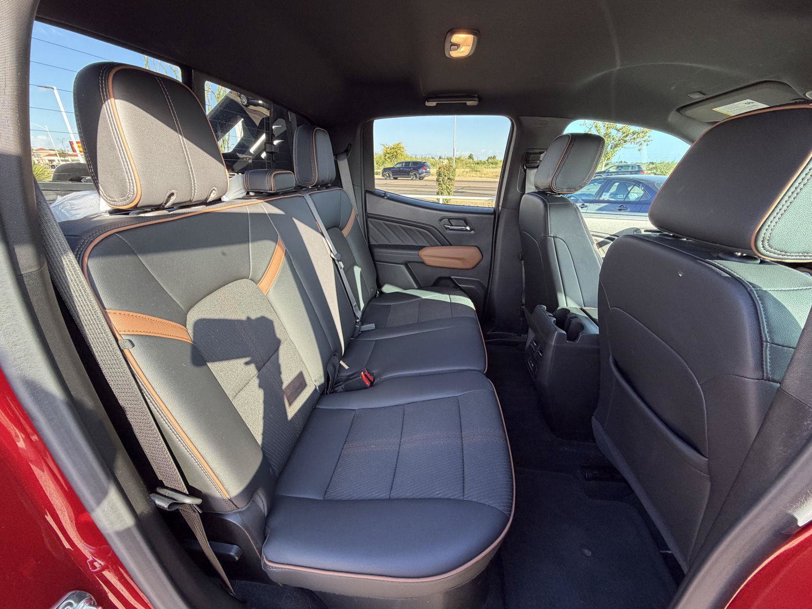 Used 2025 GMC Canyon AT4 w/ Nightfall Edition AWD/4WD image 20
