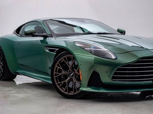 Used 2024 Aston Martin DB12 Coupe image 2