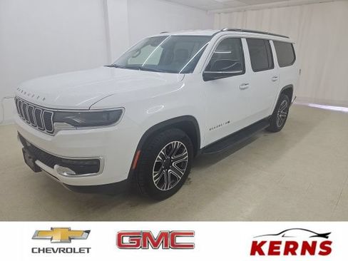 Used 2024 Jeep Wagoneer L Series II w/ Flexible Seating Group AWD/4WD image 1