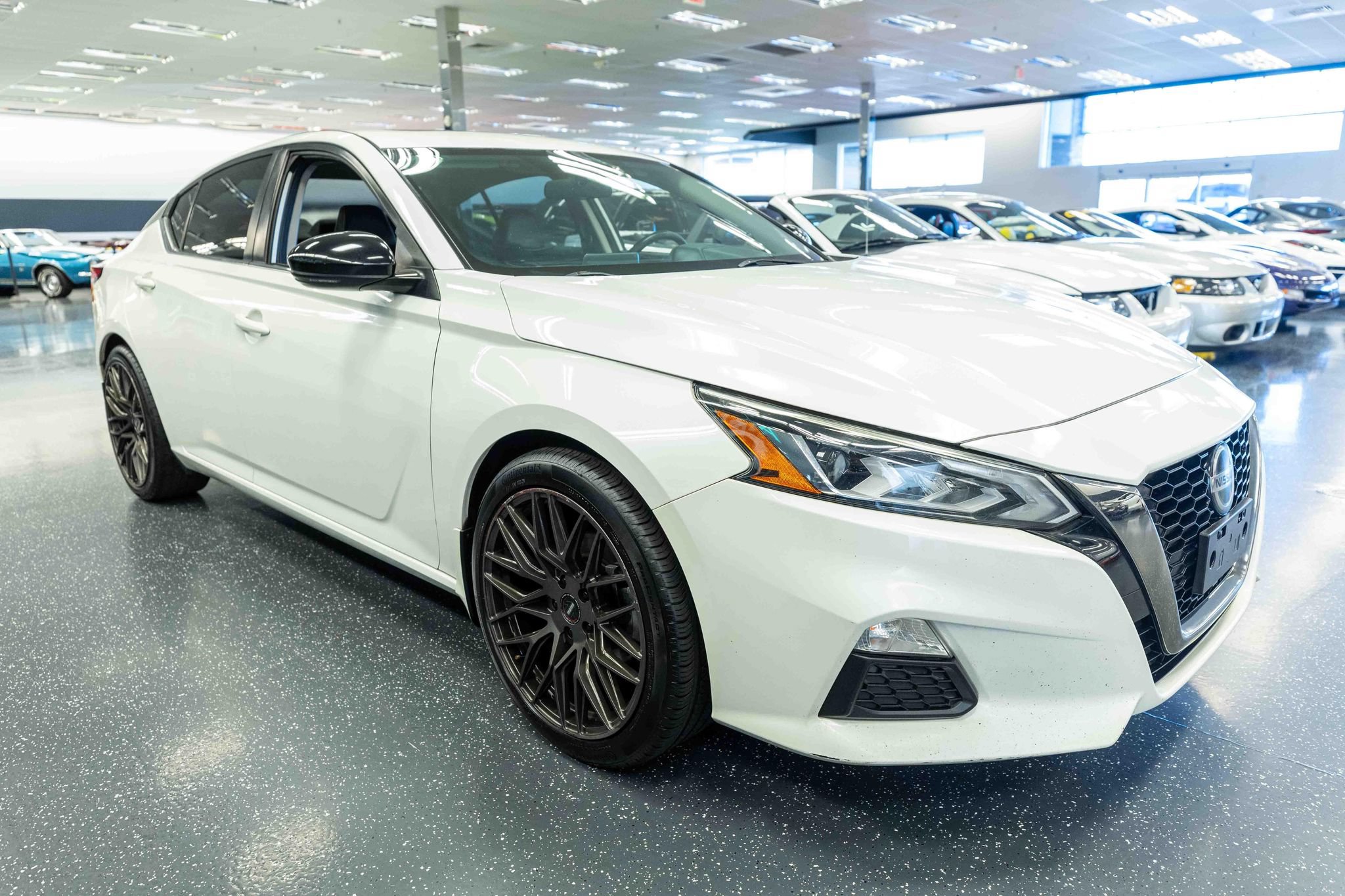 Used 2019 Nissan Altima 2.5 SR w/ SR Premium Package FWD image 4