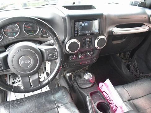 Used 2012 Jeep Wrangler Unlimited Sahara w/ Mopar Chrome Edition Group image 18