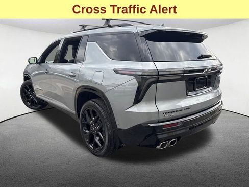 Used 2025 Chevrolet Traverse RS AWD/4WD image 9