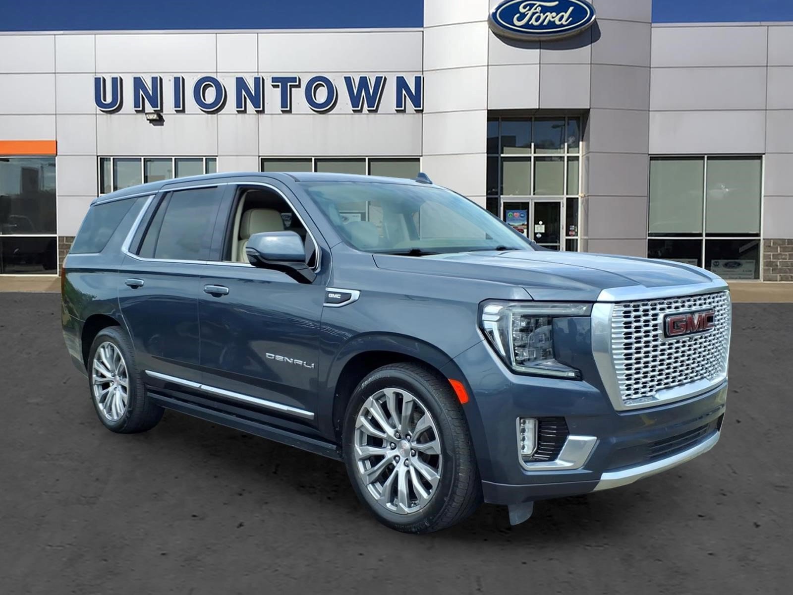 Used 2021 GMC Yukon Denali w/ Denali Ultimate Package AWD/4WD image 1