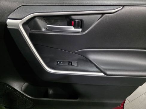 Used 2025 Toyota RAV4 XLE AWD/4WD image 13