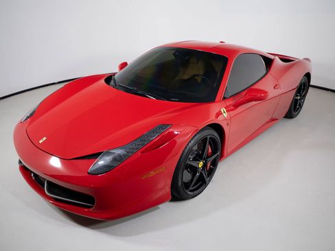 Used 2010 Ferrari 458 Italia Coupe image 2