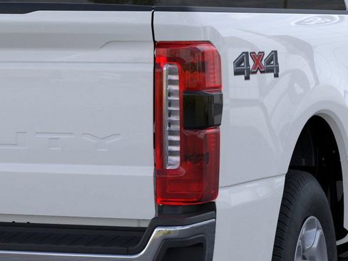 New 2026 Ford F350 XLT w/ XLT Premium Package AWD/4WD image 21