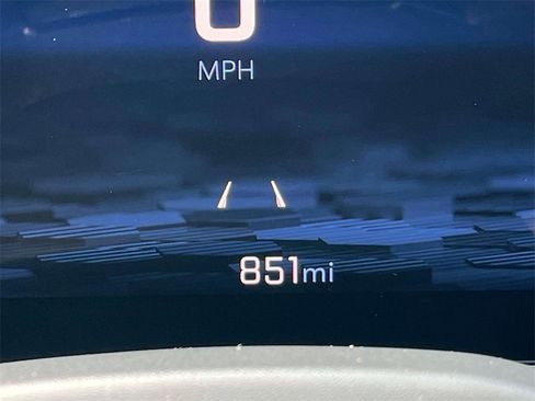 Used 2025 Chevrolet Suburban Premier image 40