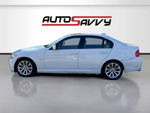 Used 2011 BMW 328i Sedan w/ Premium Pkg image 4