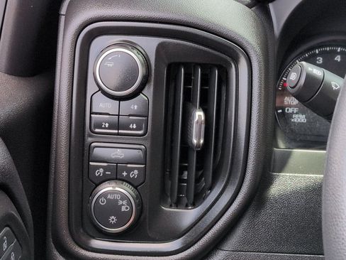Used 2025 Chevrolet Silverado 1500 Custom Trail Boss AWD/4WD image 17