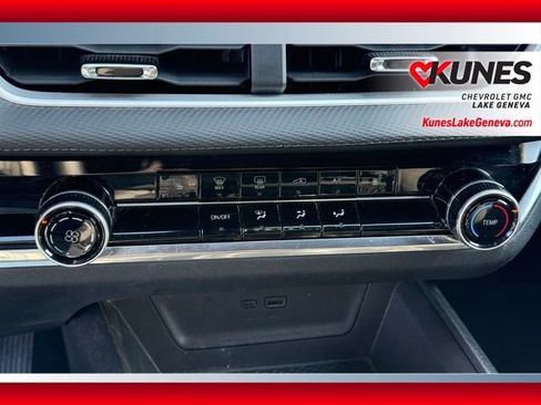 Used 2025 Chevrolet Equinox LT image 14