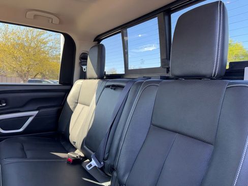 Used 2019 Nissan Titan PRO-4X w/ Pro-4x Convenience Package image 27