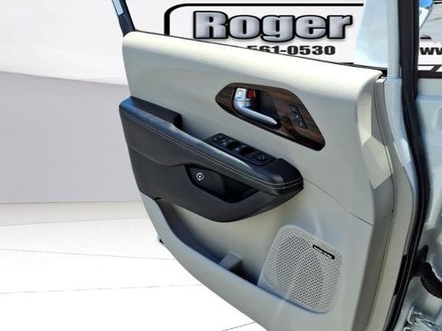 Used 2022 Chrysler Pacifica Limited FWD image 18