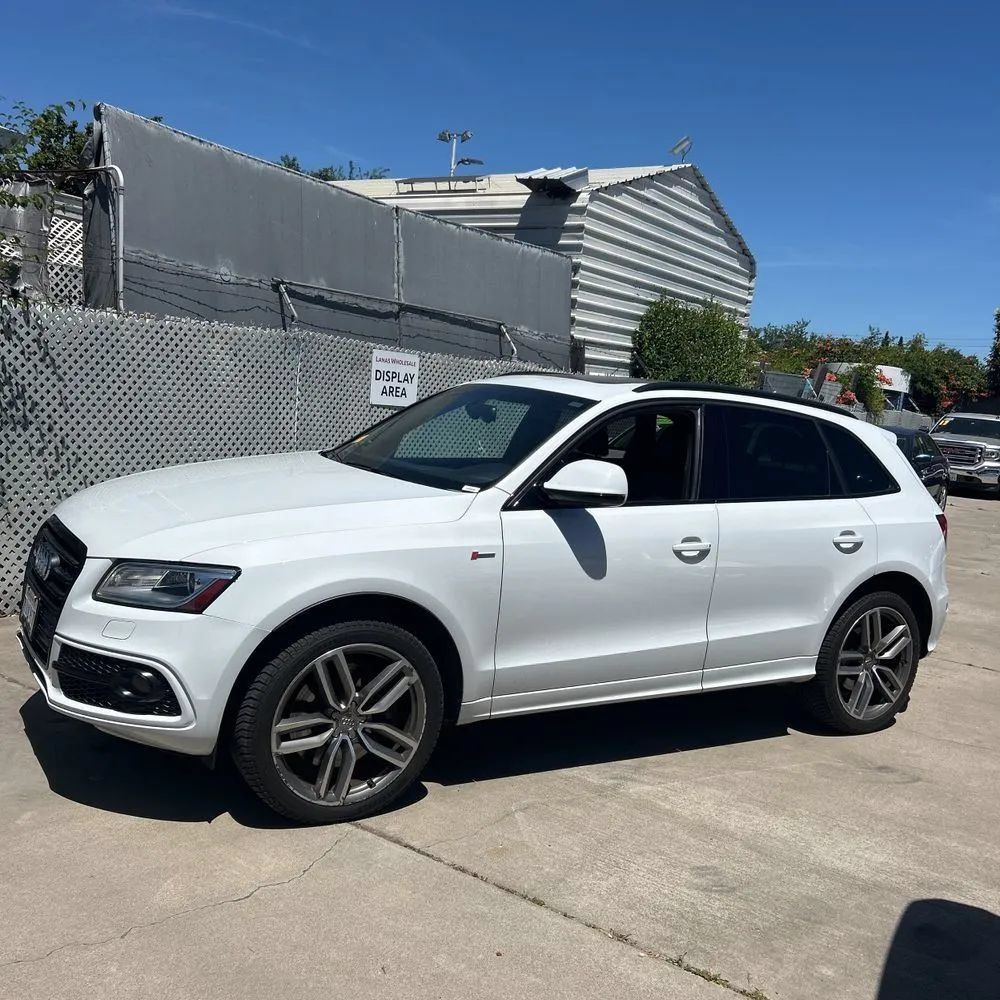 Used 2015 Audi SQ5 Prestige w/ Prestige Package AWD/4WD image 2