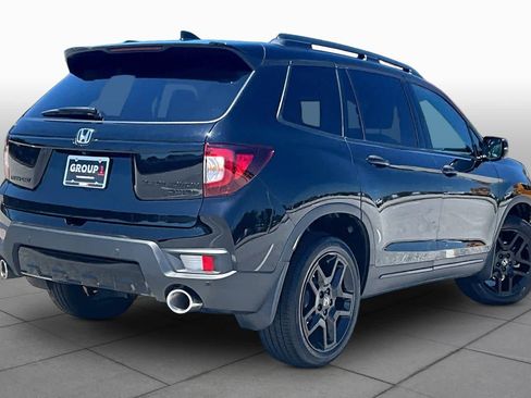 Used 2025 Honda Passport Black Edition image 13