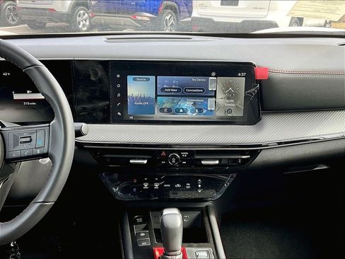 New 2025 Nissan Kicks SR AWD/4WD image 12