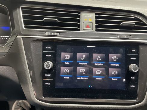 Used 2024 Volkswagen Tiguan S image 34