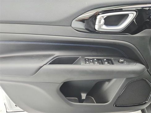 New 2026 Jeep Compass Latitude image 30