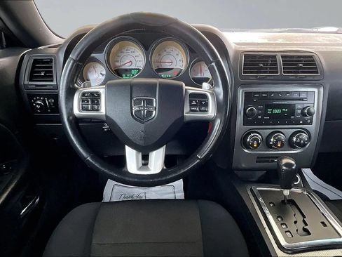 Used 2012 Dodge Challenger R/T RWD image 8