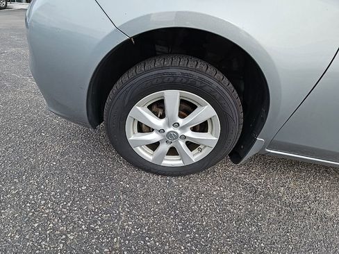 Used 2014 Nissan Versa SV w/ Convenience Package image 18