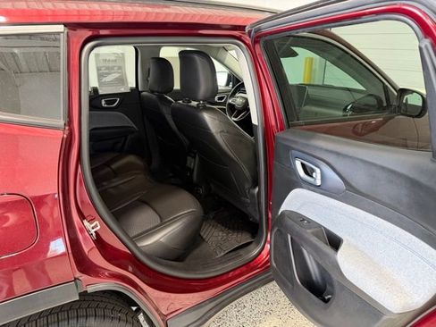 Used 2022 Jeep Compass Latitude w/ Convenience Group AWD/4WD image 25