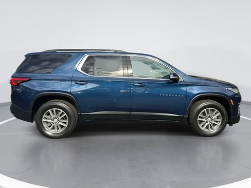 Used 2023 Chevrolet Traverse LT image 4