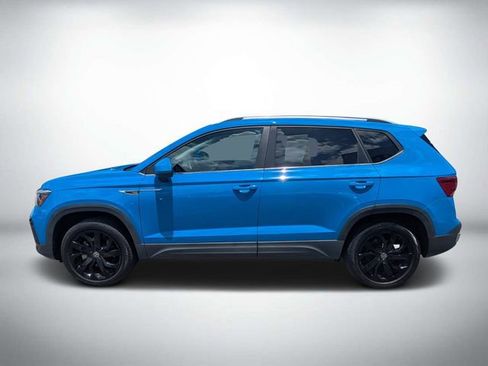 Used 2022 Volkswagen Taos SE FWD image 6