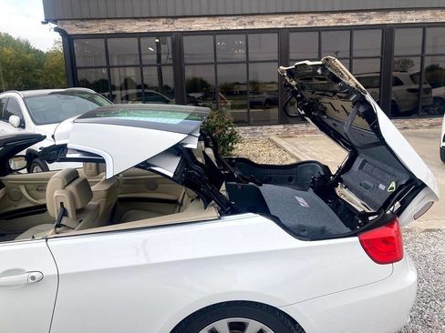 Used 2011 BMW 328i Convertible image 5