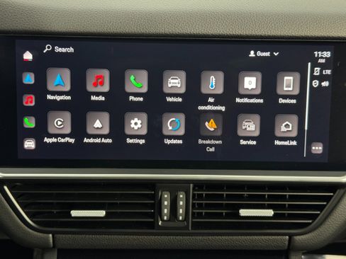 Used 2023 Porsche Cayenne image 27