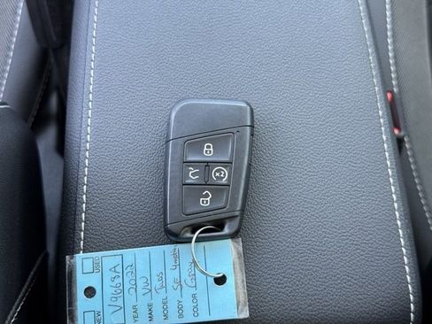 Used 2022 Volkswagen Taos SE image 33