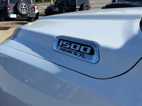 Used 2020 RAM 1500 Big Horn AWD/4WD image 11