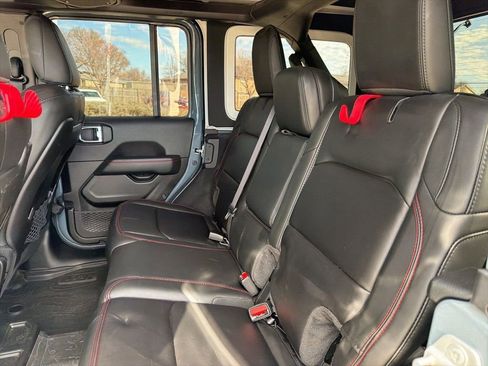 Used 2024 Jeep Wrangler Unlimited Rubicon image 17