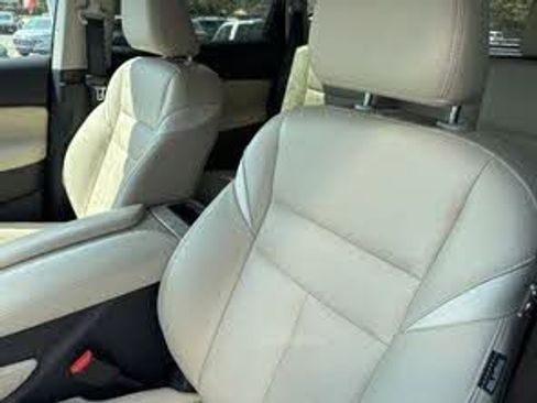 Used 2024 Nissan Murano SL image 6