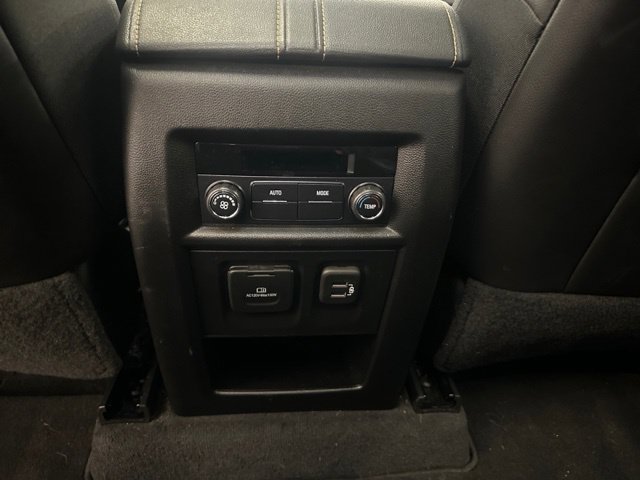 Used 2021 Chevrolet Traverse LT w/ LT Premium Package FWD image 18
