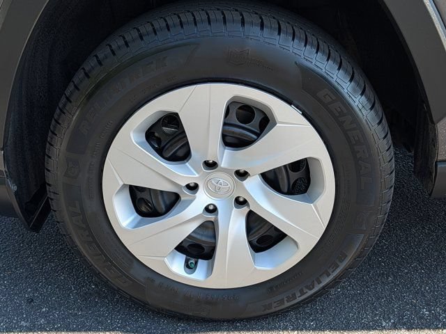 Used 2024 Toyota RAV4 LE FWD image 11