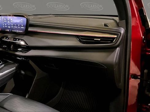 Certified 2025 Buick Enclave Sport Touring w/ Power Package AWD/4WD image 31