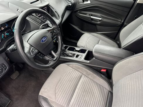 Used 2018 Ford Escape SE w/ SE Sport Appearance Package image 10