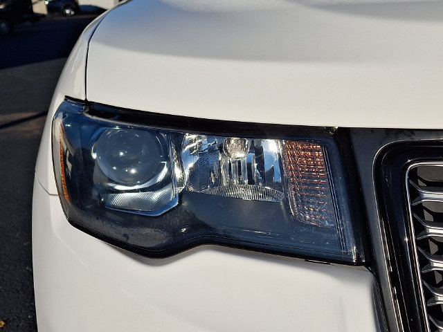 Used 2020 Jeep Grand Cherokee Altitude AWD/4WD image 12