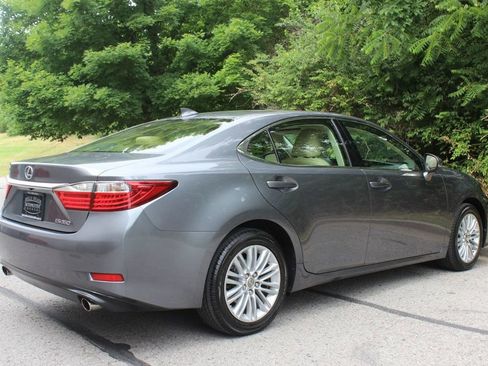 Used 2015 Lexus ES 350 w/ Luxury Package FWD image 5